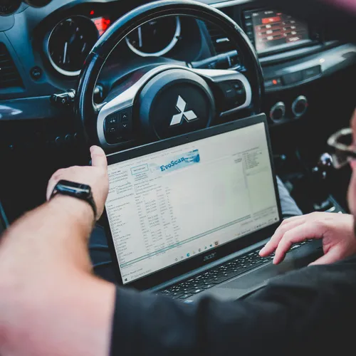 Advanced vehicle diagnostics equipment at ACQ garage in Coventry